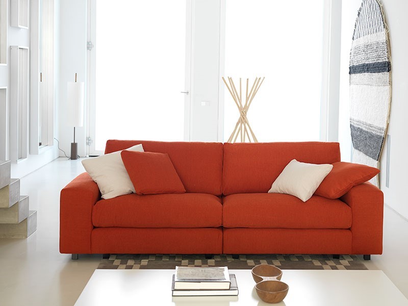 Combinar sofa naranja